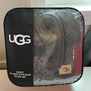 Ugg Travel Set. NWT